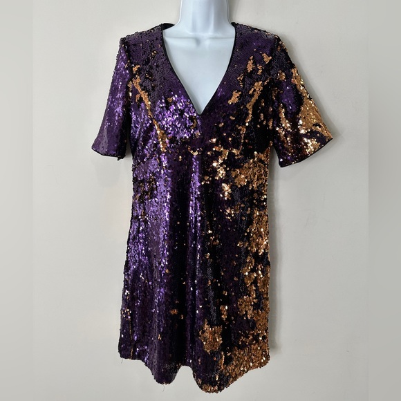 Bardot Short Sleeve Sequin Dress V-neckline Size 6 - Picture 8 of 10